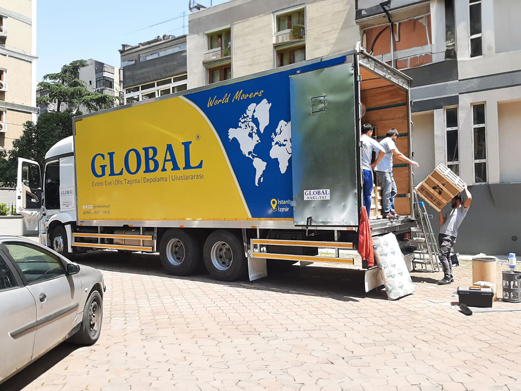 Global Nakliyat tır filosu